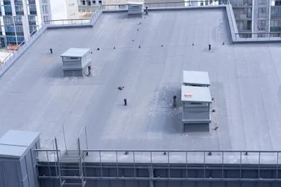 Commercial flat-roof installation